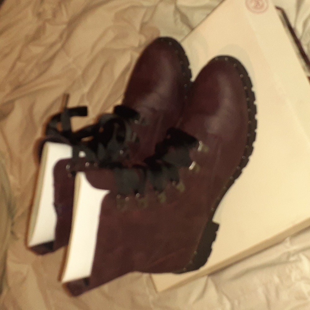 Womens boots size 10